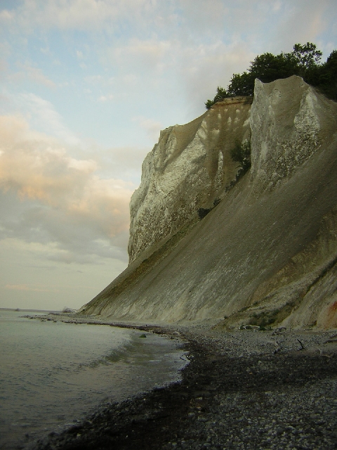 Mon - Striking large white cliffs extend for miles on the east end of the island